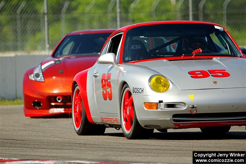 Doug Karon's ITE-1 Porsche 993 and Ken Olson's T3 Nissan 370Z
