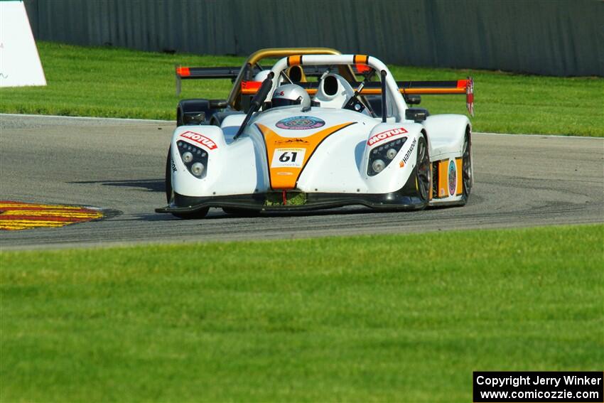 Reece Everard's Radical SR3 RSX 1500 and Nate Smith's Radical SR3 RS 1500