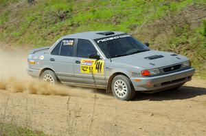 Dexter Clark / Jon McCallie Nissan Sentra SE-R on SS4, J5 South.