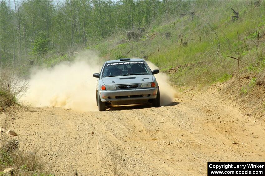 Dexter Clark / Jon McCallie Nissan Sentra SE-R on SS4, J5 South.