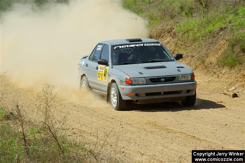 Dexter Clark / Jon McCallie Nissan Sentra SE-R on SS4, J5 South.