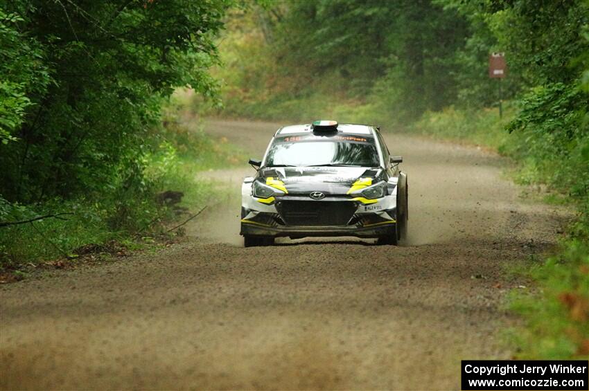 Enda McCormack / Liam McCormack Hyundai i20 R5 on SS8, Refuge II.