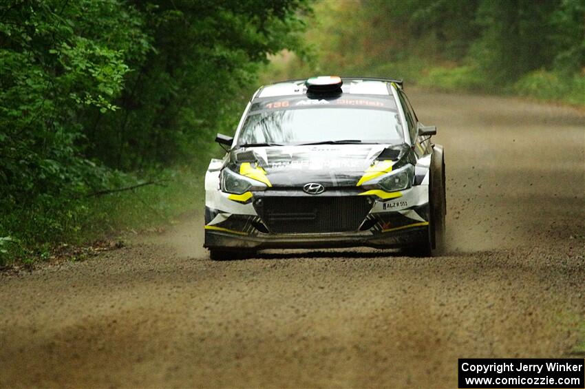 Enda McCormack / Liam McCormack Hyundai i20 R5 on SS8, Refuge II.