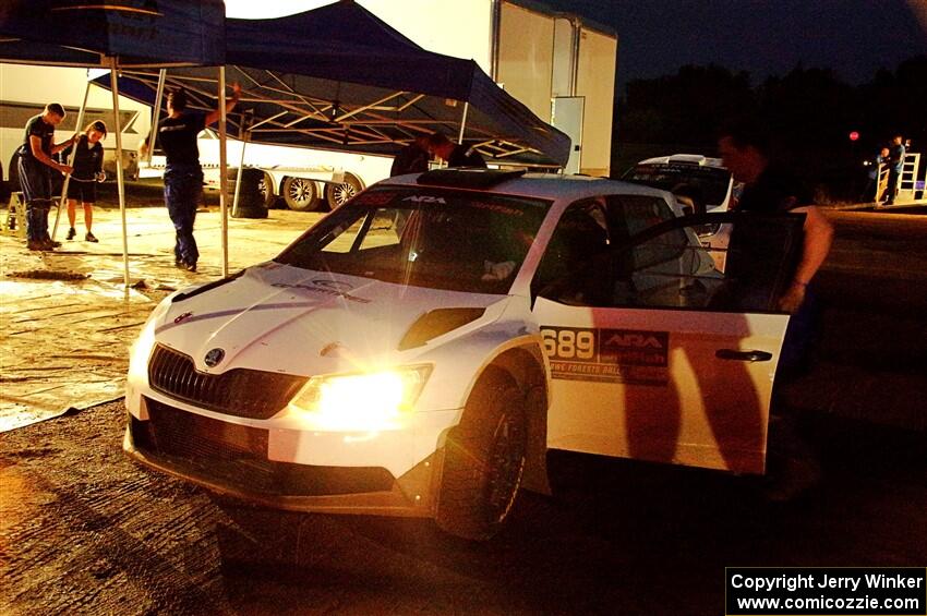 Ryan Booth / Andy Hayes Škoda Fabia after day one on the stages.