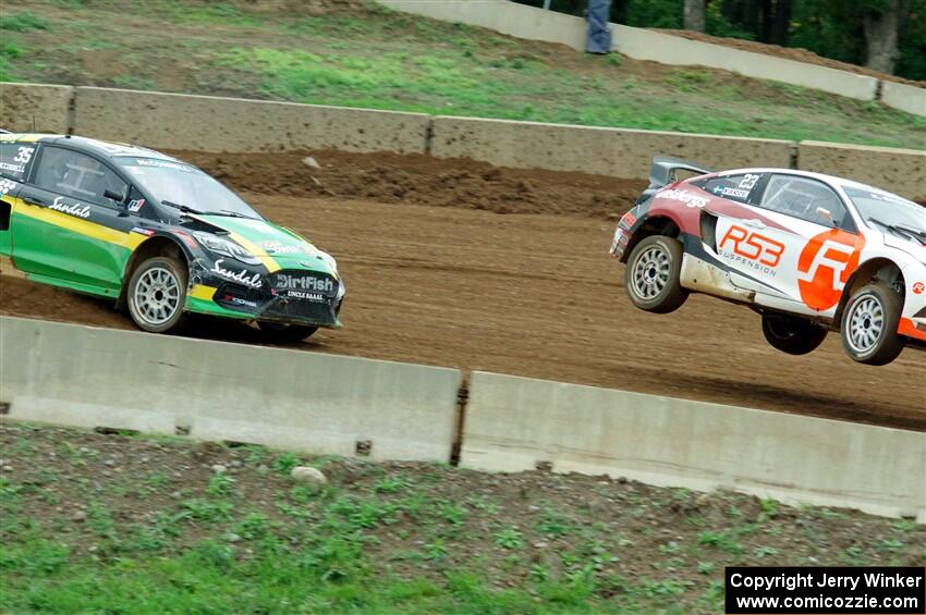 Kevin Eriksson's Honda Civic and Fraser McConnell's Ford Fiesta ST