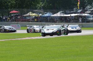 Richard Antinucci's Lamborghini Huracán LP 620-2 Super Trofeo leads the field.