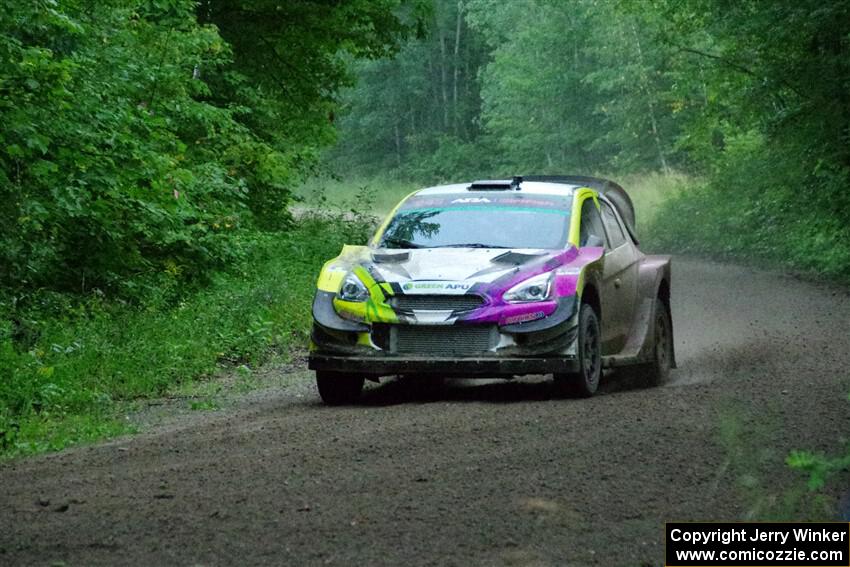 Patrick Gruszka / Florian Barral Mitsubishi Mirage RS on SS8, Refuge II.