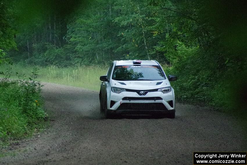 Alejandro Perusina / Andres Bautista Toyota RAV4 on SS8, Refuge II.