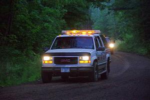 A GMC Suburban sweeps SS8, Refuge II.