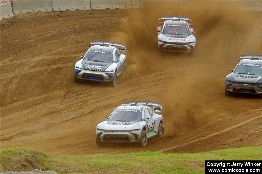 The field drifts out of the south hairpin.