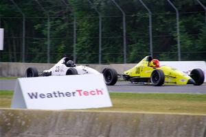 Sebastian Mateo Naranjo's Mygale SJ13 and Eddie Beswick's Spectrum F1600