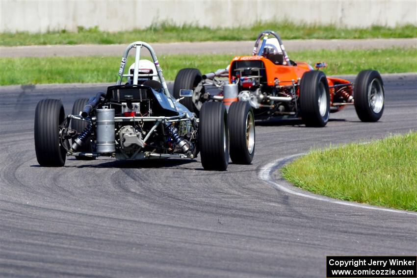 Rich Stadther's Dulon LD-9 Formula Ford leads Greg Eastwood's Chinook Mk IX Formula Ford