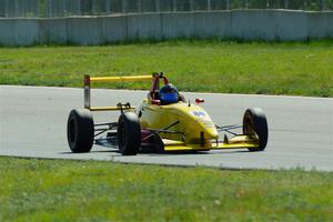 Steve Thomson's Formula Continental Van Diemen RF02/Mazda