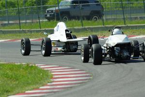 Alan Murray's Formula F Swift DB-1 and Dave Henderson's CFF Crossle' 45F