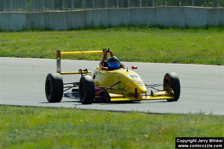 Steve Thomson's Formula Continental Van Diemen RF02/Mazda