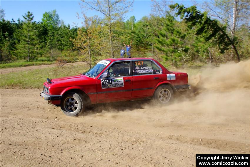 Levi Johnson / Matt Nykanen BMW 325e on SS5, Blue Trail II.