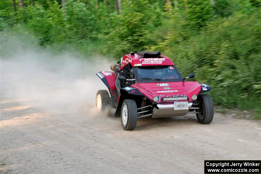 Sebastian Gomez Abero / Michelle Rogers Rage Comet R200T on SS5, Chainsaw Junction.