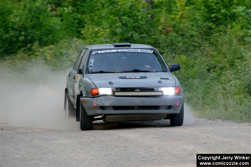 Dexter Clark / Jon McCallie Nissan Sentra SE-R on SS5, Chainsaw Junction.