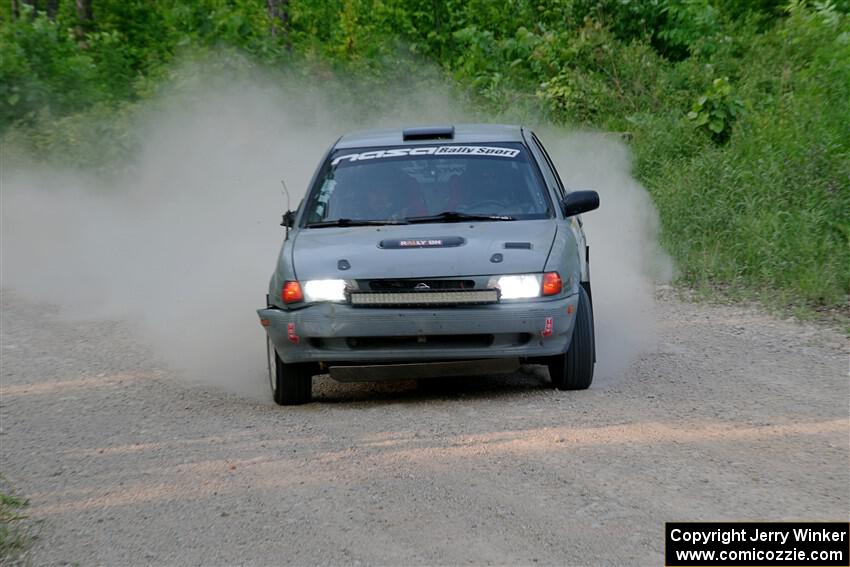 Dexter Clark / Jon McCallie Nissan Sentra SE-R on SS5, Chainsaw Junction.