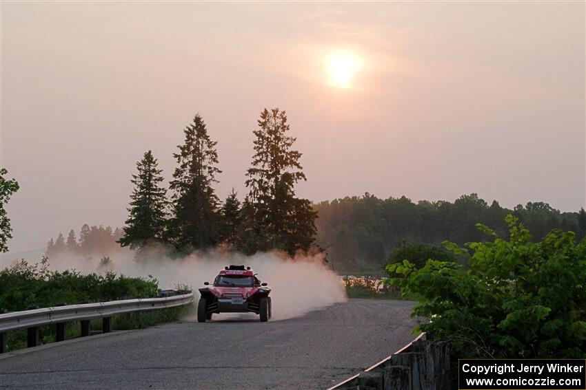 Sebastian Gomez Abero / Michelle Rogers Rage Comet R200T on SS6, Camp 3 South.