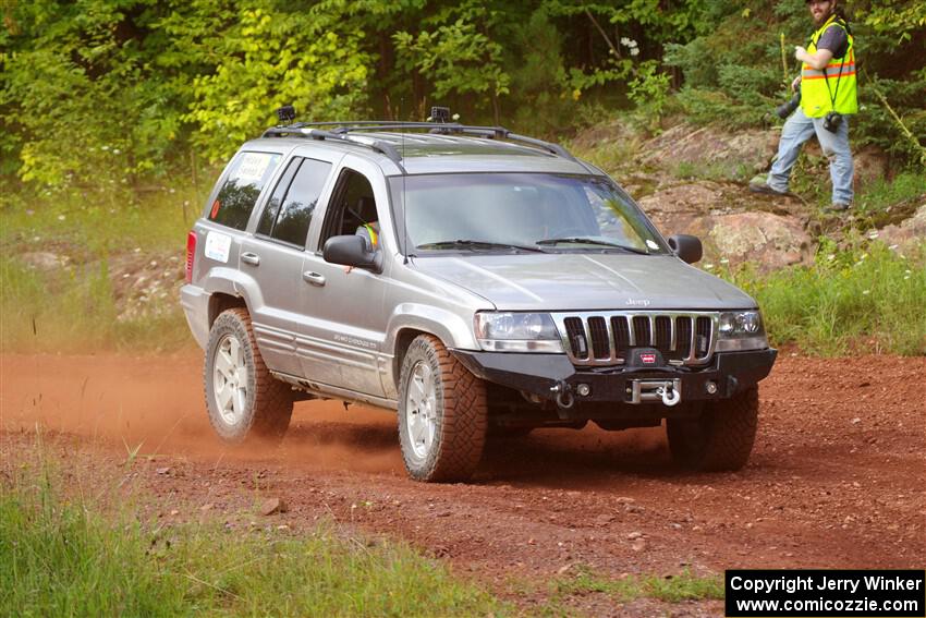 A Jeep Grand Cherokee sweeps SS6, Norway South II.