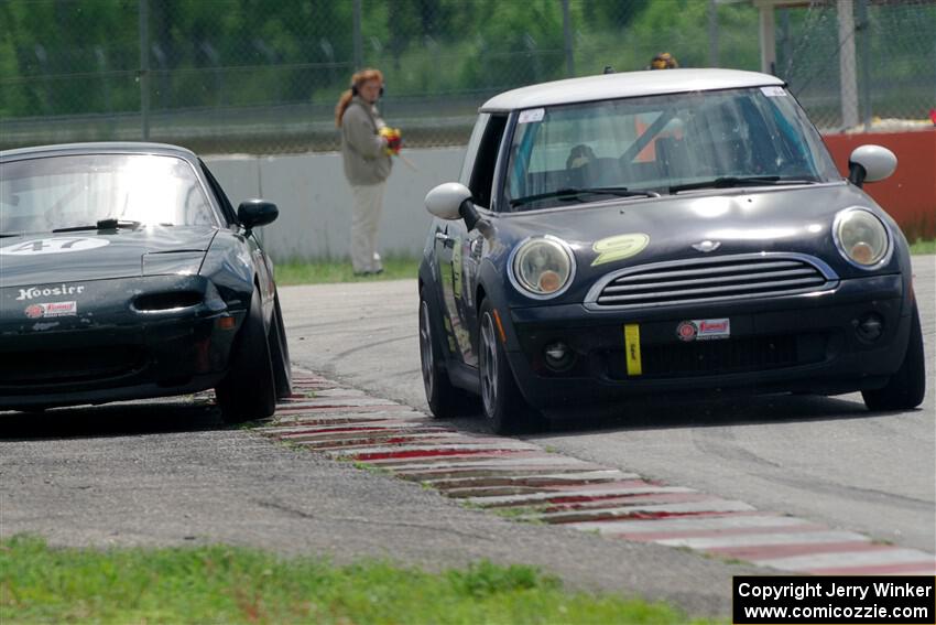 Tim Little's B-Spec MINI Cooper and Sam Nogosek's Spec Miata Mazda