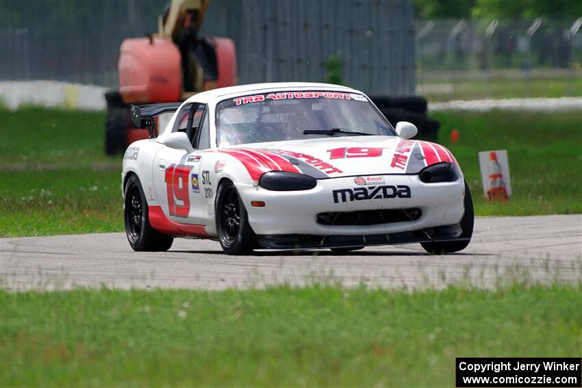 Nolan Elder's STL Mazda Miata