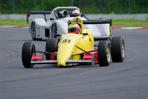 Mike Fowler's Van Diemen RF96 Formula Continental and Joe Dehen's P2 Radical SR3 RS 1500