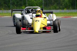 Mike Fowler's Van Diemen RF96 Formula Continental and Joe Dehen's P2 Radical SR3 RS 1500