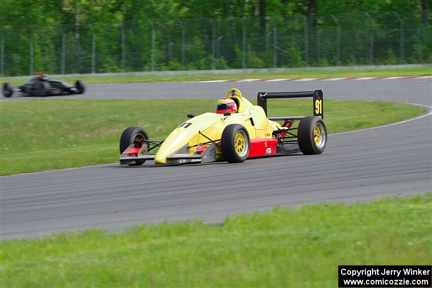 Mike Fowler's Van Diemen RF96 Formula Continental