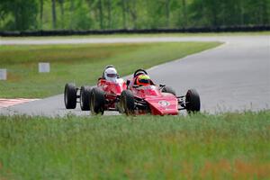 Darrell Peterson's LeGrand Mk 21 and John Webb's Van Diemen RF85 Formula Fords