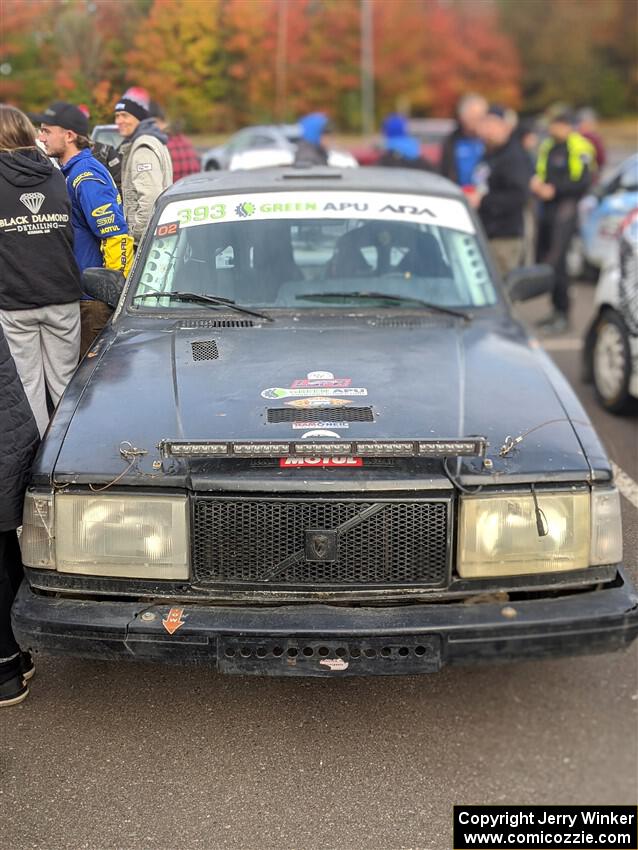 Adam Brock / Bryce Proseus Volvo 244 at parc expose.