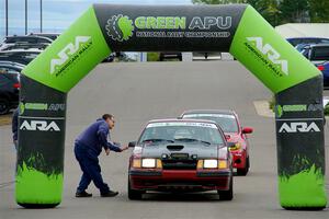 Neil CarlinSchauer / Tim Kohlmann Ford Mustang SVO at the ceremonial start.