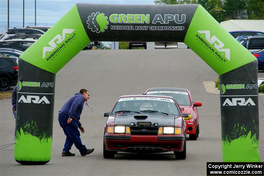 Neil CarlinSchauer / Tim Kohlmann Ford Mustang SVO at the ceremonial start.