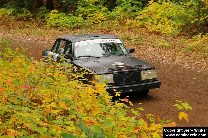 Adam Brock / Bryce Proseus Volvo 244 on SS2, Bob Lake I.