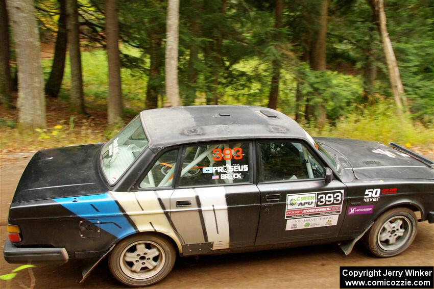 Adam Brock / Bryce Proseus Volvo 244 on SS2, Bob Lake I.