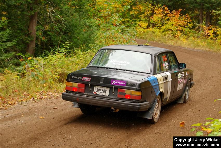 Adam Brock / Bryce Proseus Volvo 244 on SS2, Bob Lake I.