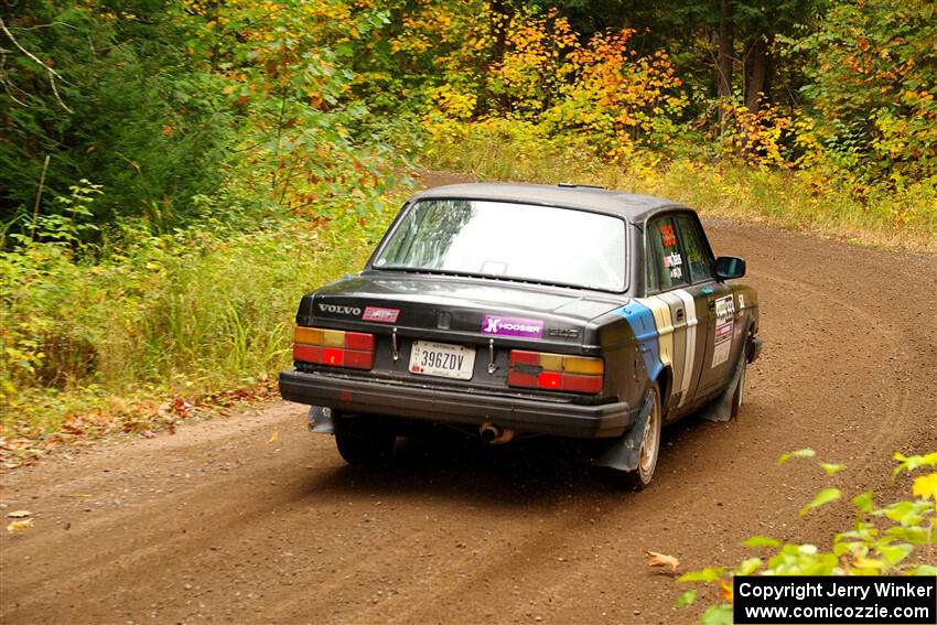 Adam Brock / Bryce Proseus Volvo 244 on SS2, Bob Lake I.