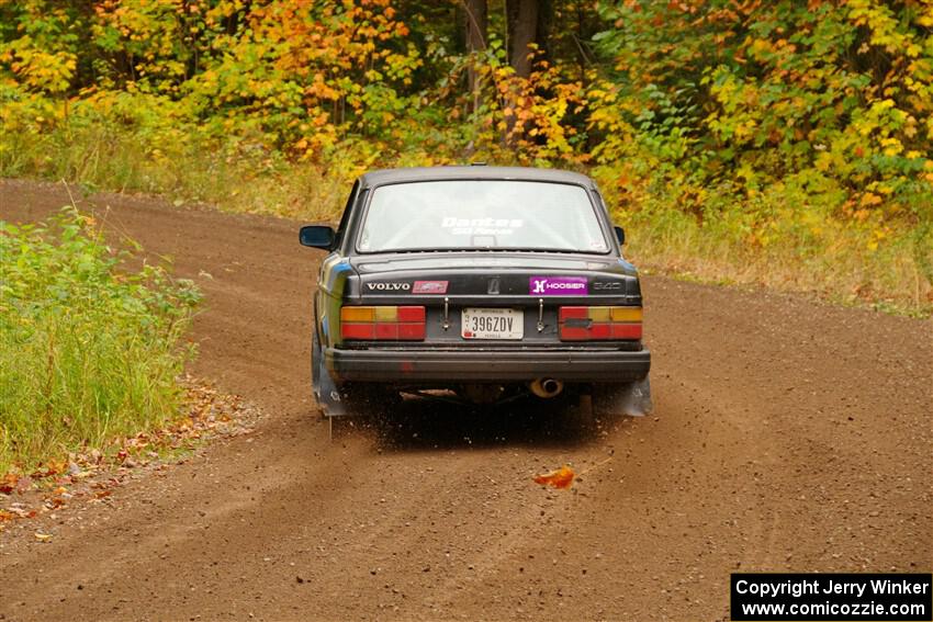 Adam Brock / Bryce Proseus Volvo 244 on SS2, Bob Lake I.