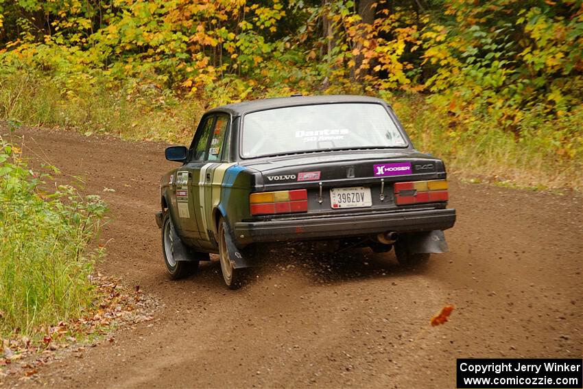 Adam Brock / Bryce Proseus Volvo 244 on SS2, Bob Lake I.