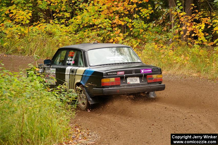 Adam Brock / Bryce Proseus Volvo 244 on SS2, Bob Lake I.