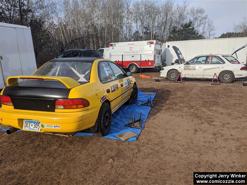 Steve Gingras / Katie Gingras Subaru Impreza and Aidan Hicks / John Hicks Subaru Impreza Wagon before the event.