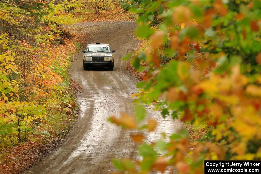 Adam Brock / Bryce Proseus Volvo 244 on SS13, Trouble.