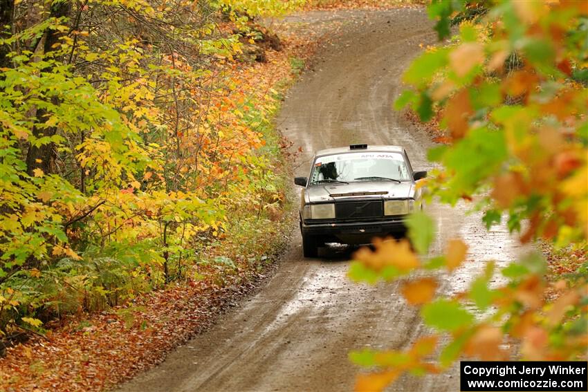 Adam Brock / Bryce Proseus Volvo 244 on SS13, Trouble.