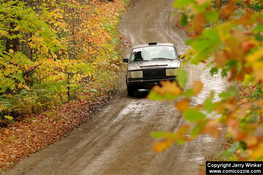 Adam Brock / Bryce Proseus Volvo 244 on SS13, Trouble.