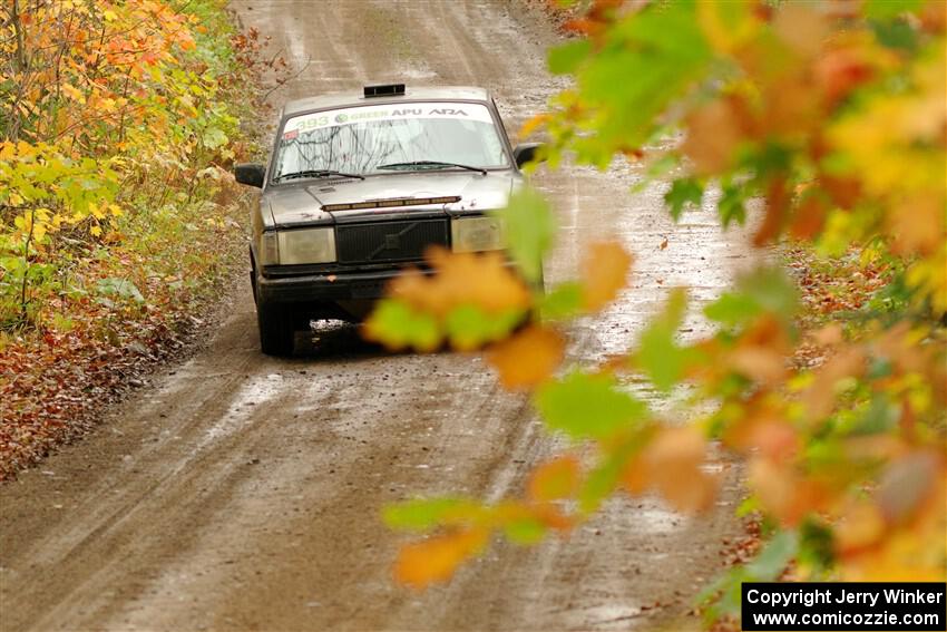 Adam Brock / Bryce Proseus Volvo 244 on SS13, Trouble.