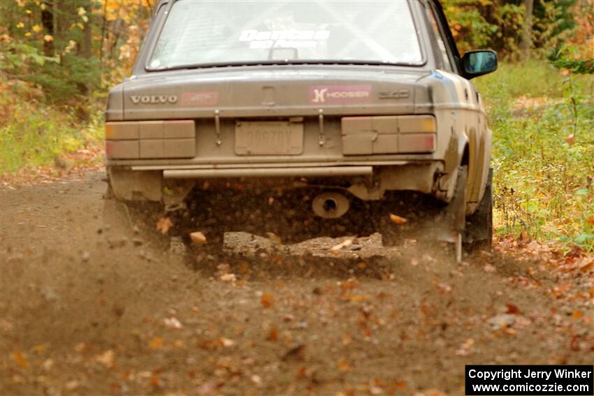 Adam Brock / Bryce Proseus Volvo 244 on SS13, Trouble.