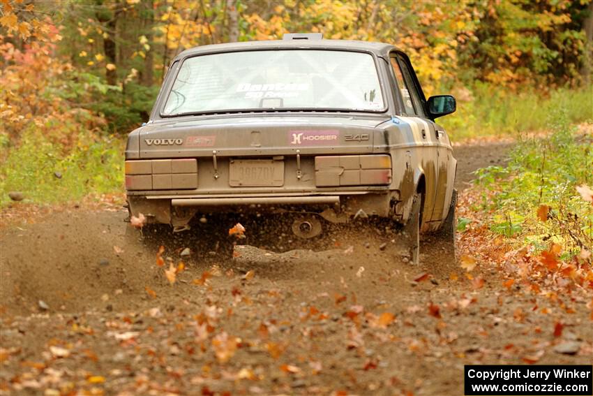 Adam Brock / Bryce Proseus Volvo 244 on SS13, Trouble.