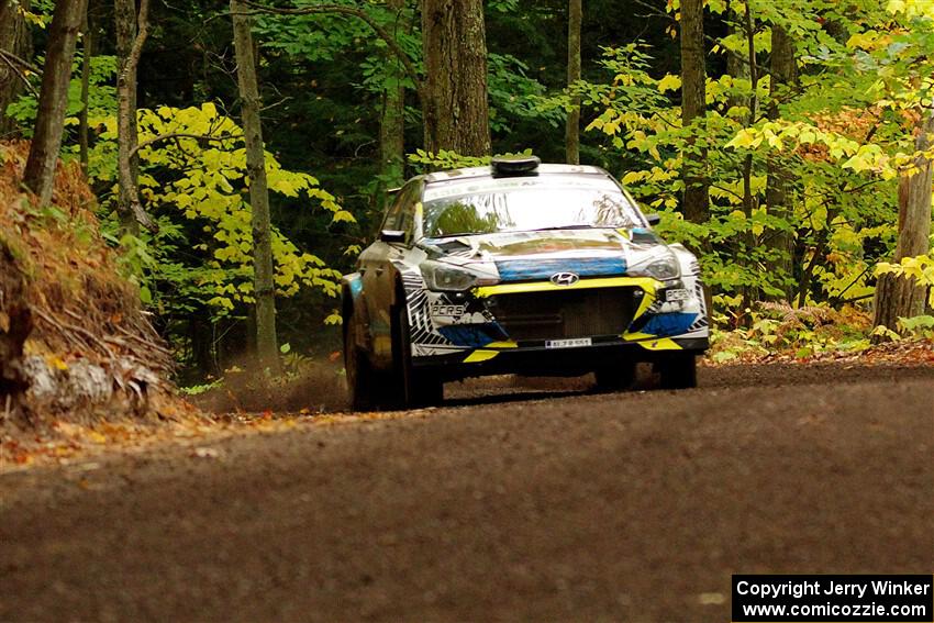 Enda McCormack / Liam McCormack Hyundai i20 R5 on SS16, Mount Marquette.