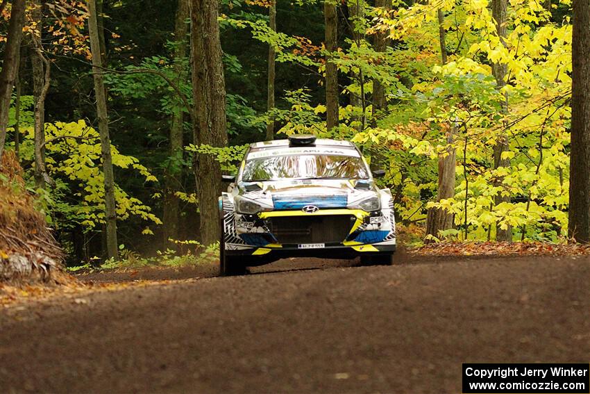 Enda McCormack / Liam McCormack Hyundai i20 R5 on SS16, Mount Marquette.